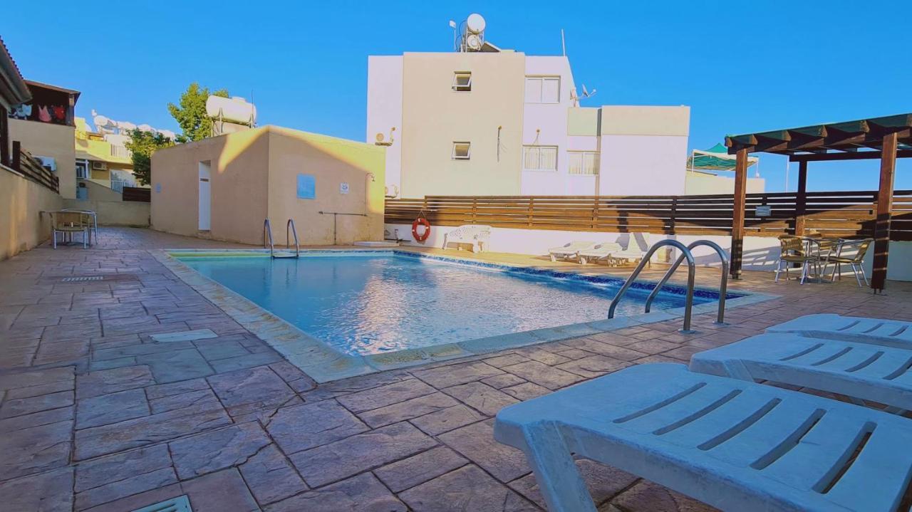 Stay Sunshine Apartment Paralimni Exterior foto